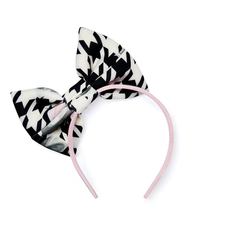 Rear view of the A Dee allie headband.
