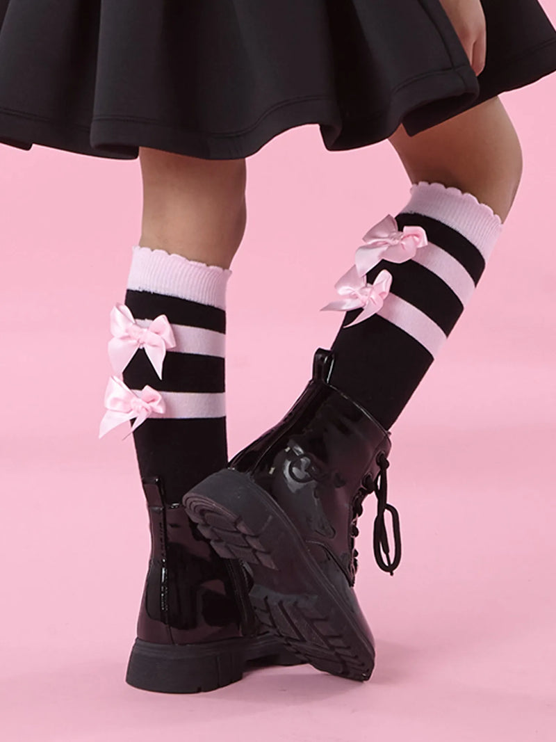 Rear view of the A Dee astrid knee socks.