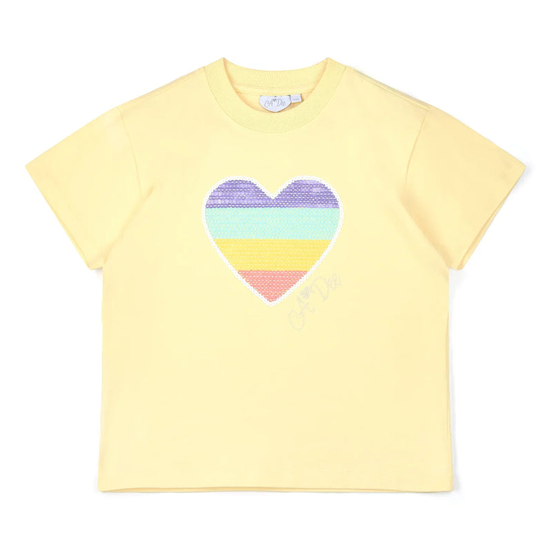 A Dee girl's yellow t-shirt. 