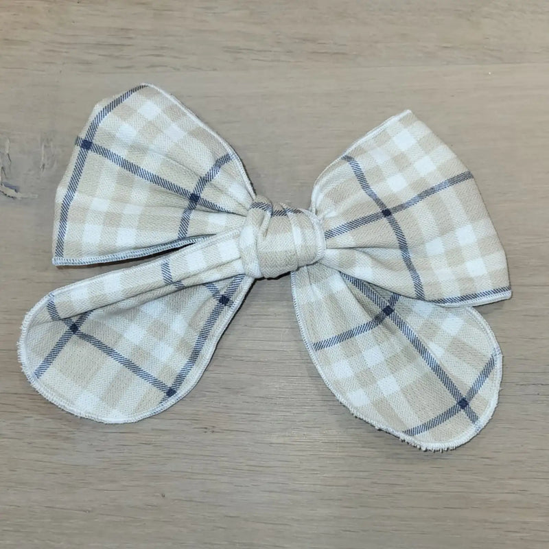 Basmarti girl's eros hair bow - ic26.04.