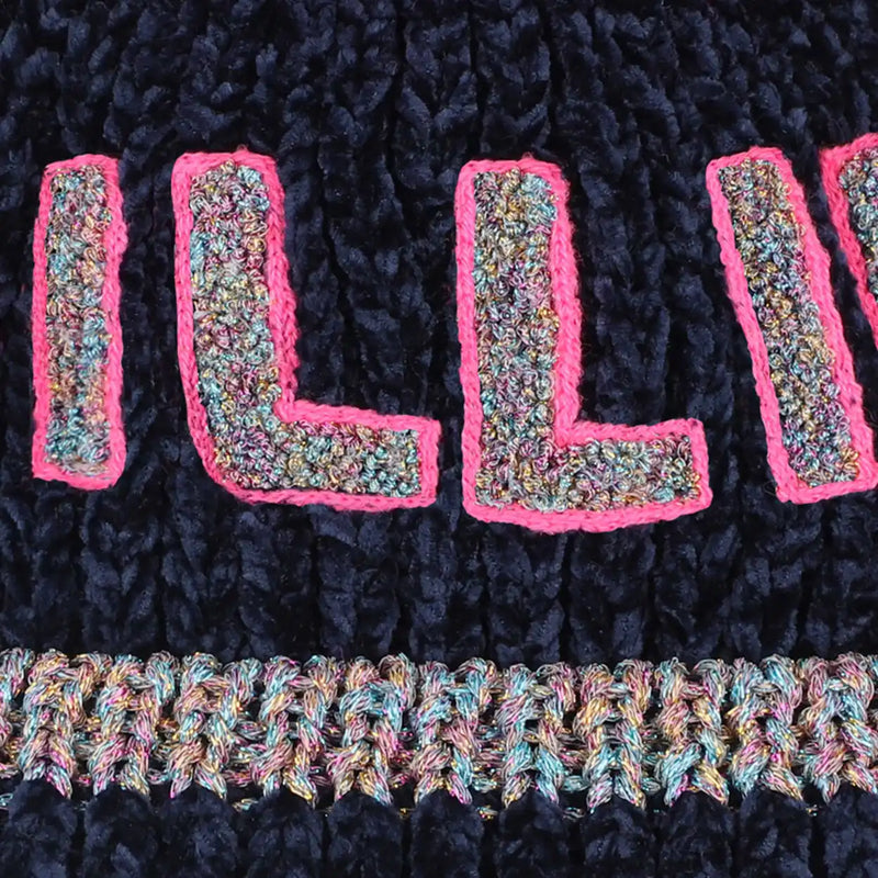 Closer look at the Billieblush bobble hat.