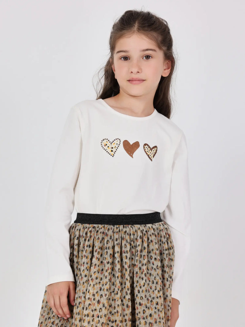 Girl modelling the Boboli heart t-shirt.