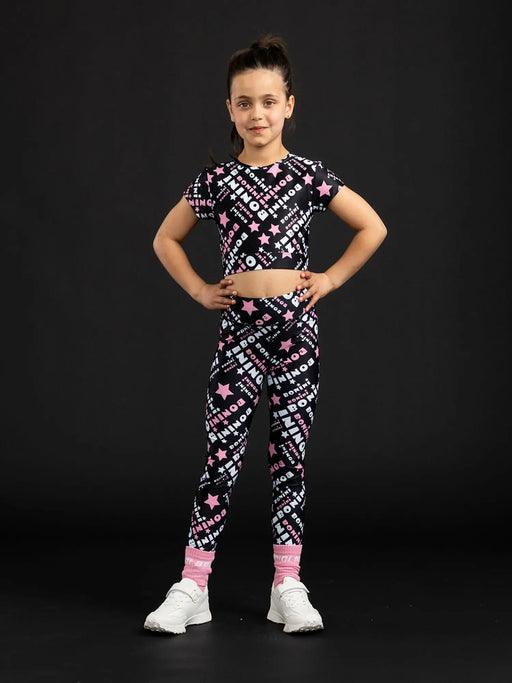Girl modelling the Bonini spring leggings.