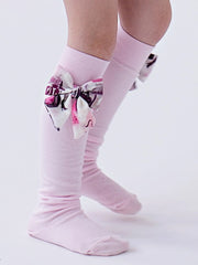 Closer look at the Daga fashion street knee socks.
