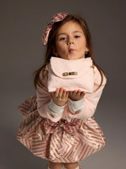 Girl modelling the Daga faux fur handbag.