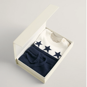 Closer look at the GANT knitted set in gift box.