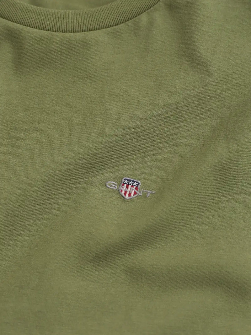 Closer look at the GANT shield t-shirt.