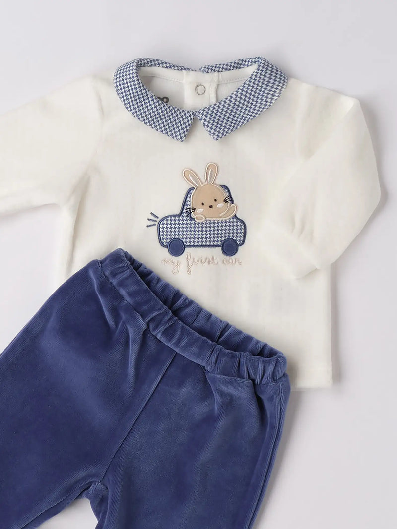 Closer view of the iDo bunny leg warmer set.