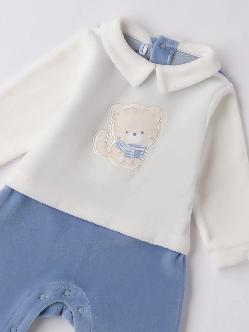Closer look at the iDo kitten babygrow.