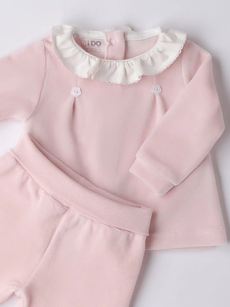 Closer look at the iDo leg warmer set.