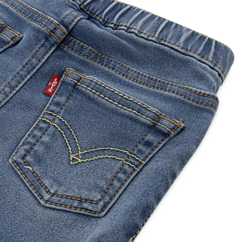 Levi's pull on jeans with elasticated waistband.