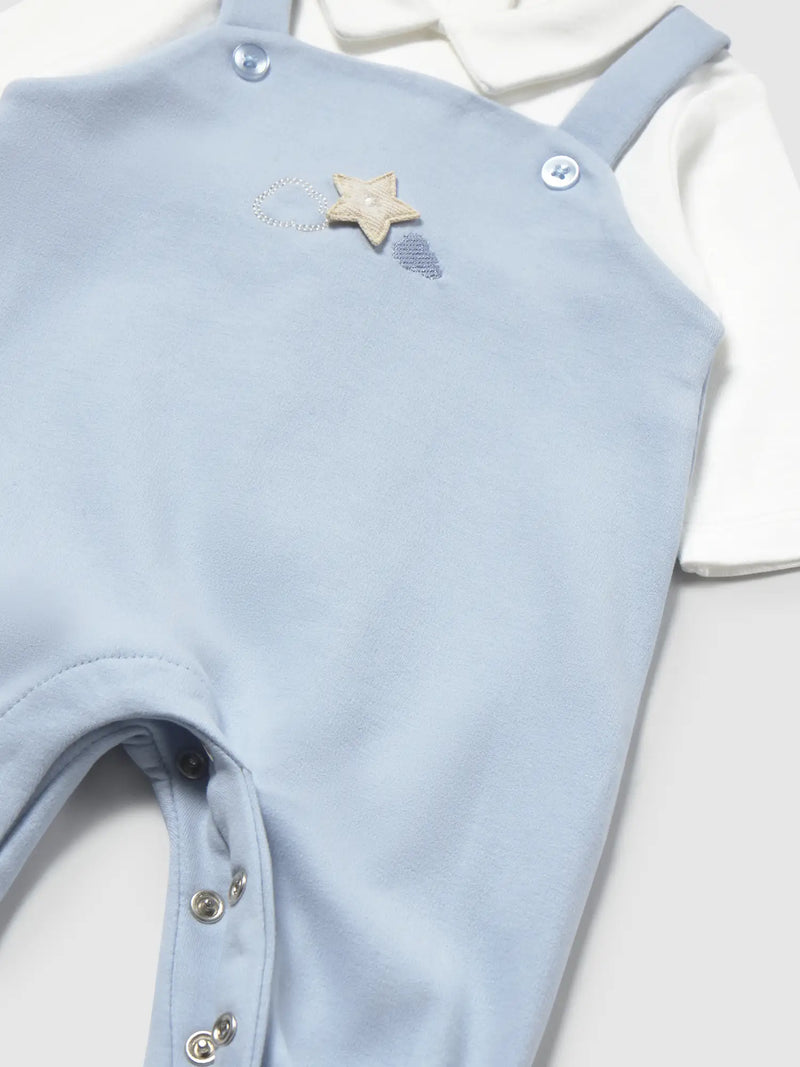 Closer view of the Mayoral boy's babygrow.