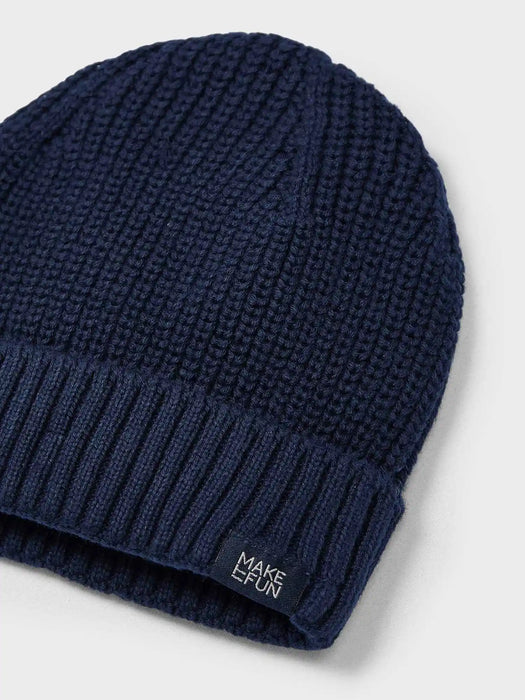 Closer look at the Mayoral beanie.