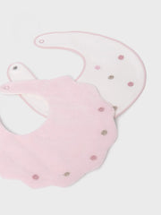 Closer look at the Mayoral bib set.