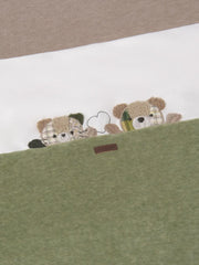 Closer view of the Mayoral blanket.