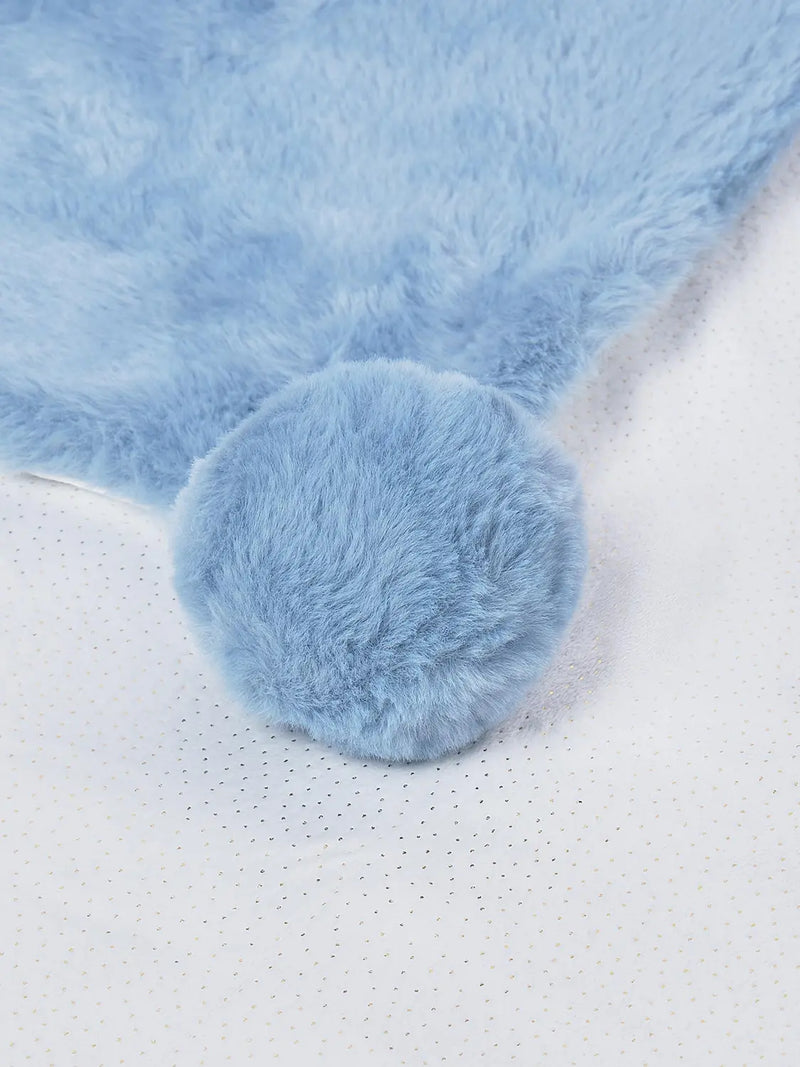 Mayoral faux fur blanket with faux fur bobbles.