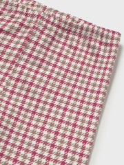Closer view of the houndstooth leggings.
