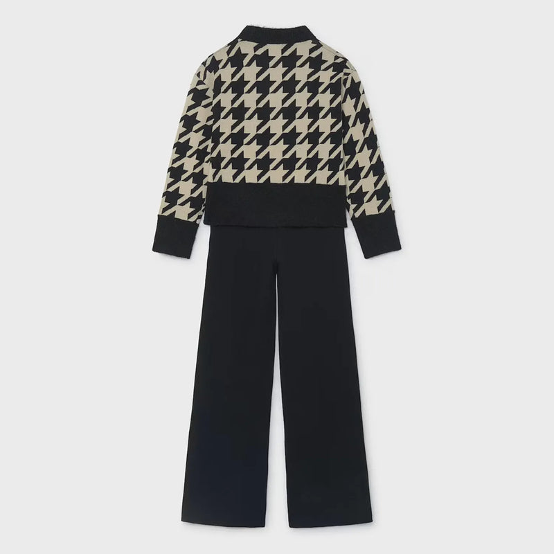 Rear view of the Mayoral houndstooth jumper set.