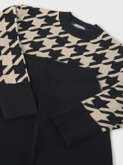 Closer look at the Mayoral houndstooth jumper set.