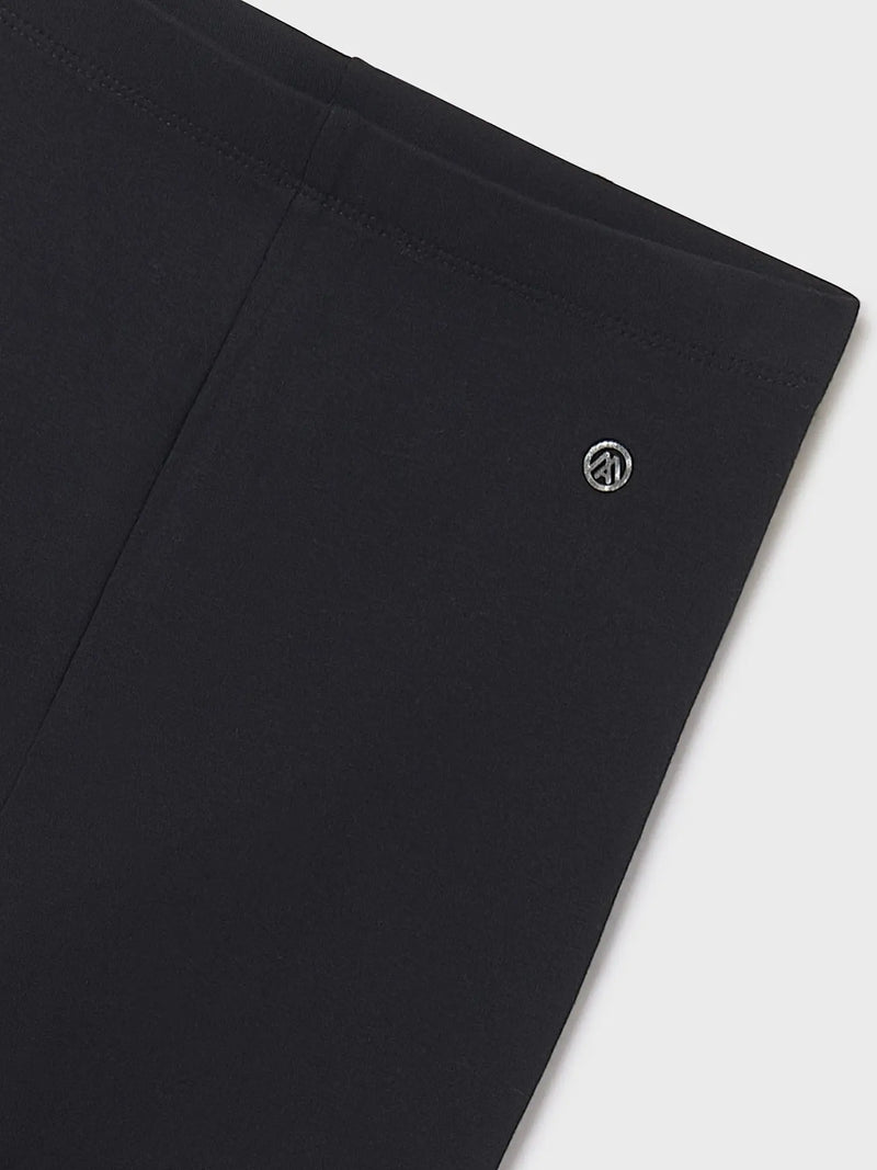 Closer look at the Mayoral leggings.