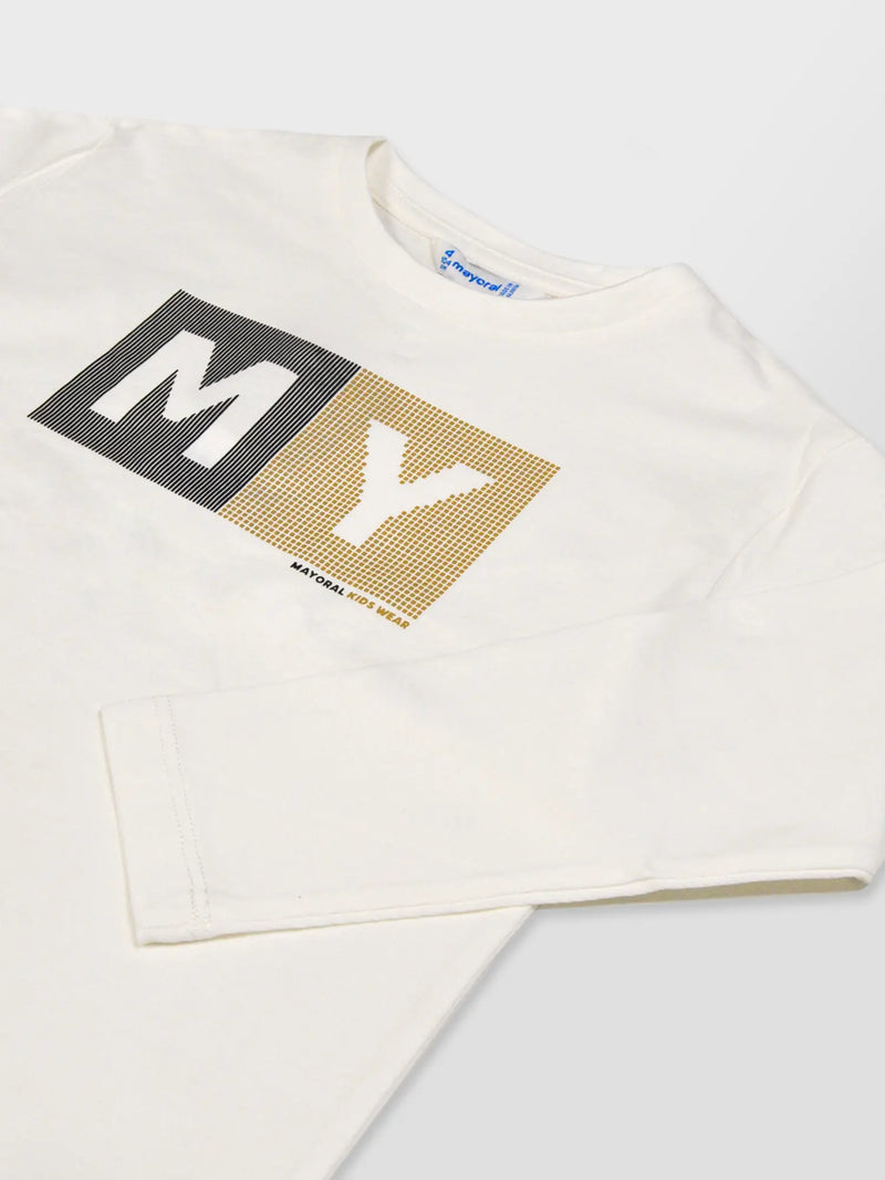 Closer view of the Mayoral logo t-shirt.