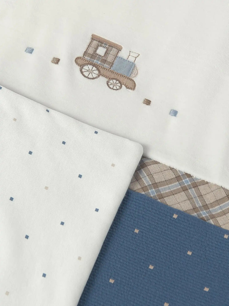 Back of the Mayoral blue patterned blanket.