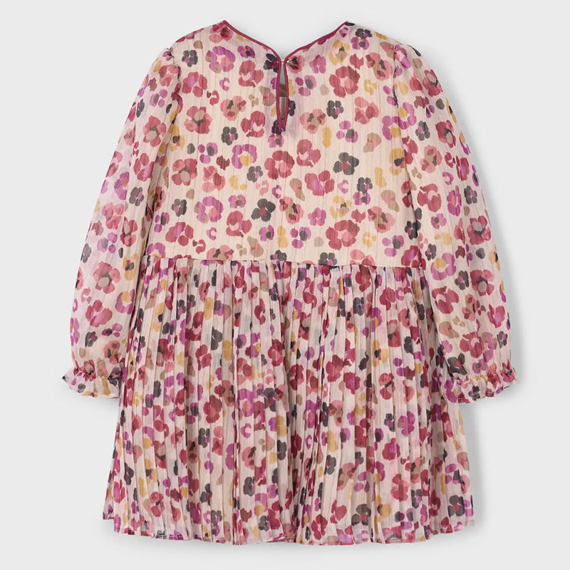 Back of the Mayoral girl's pleated dress.