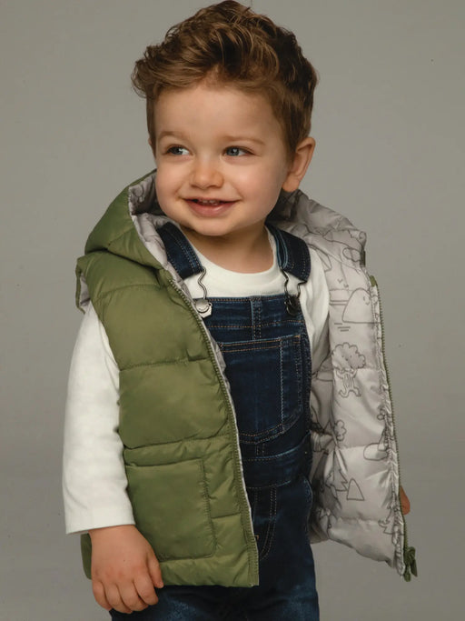 Baby boy wearing the Mayoral reversible gilet.
