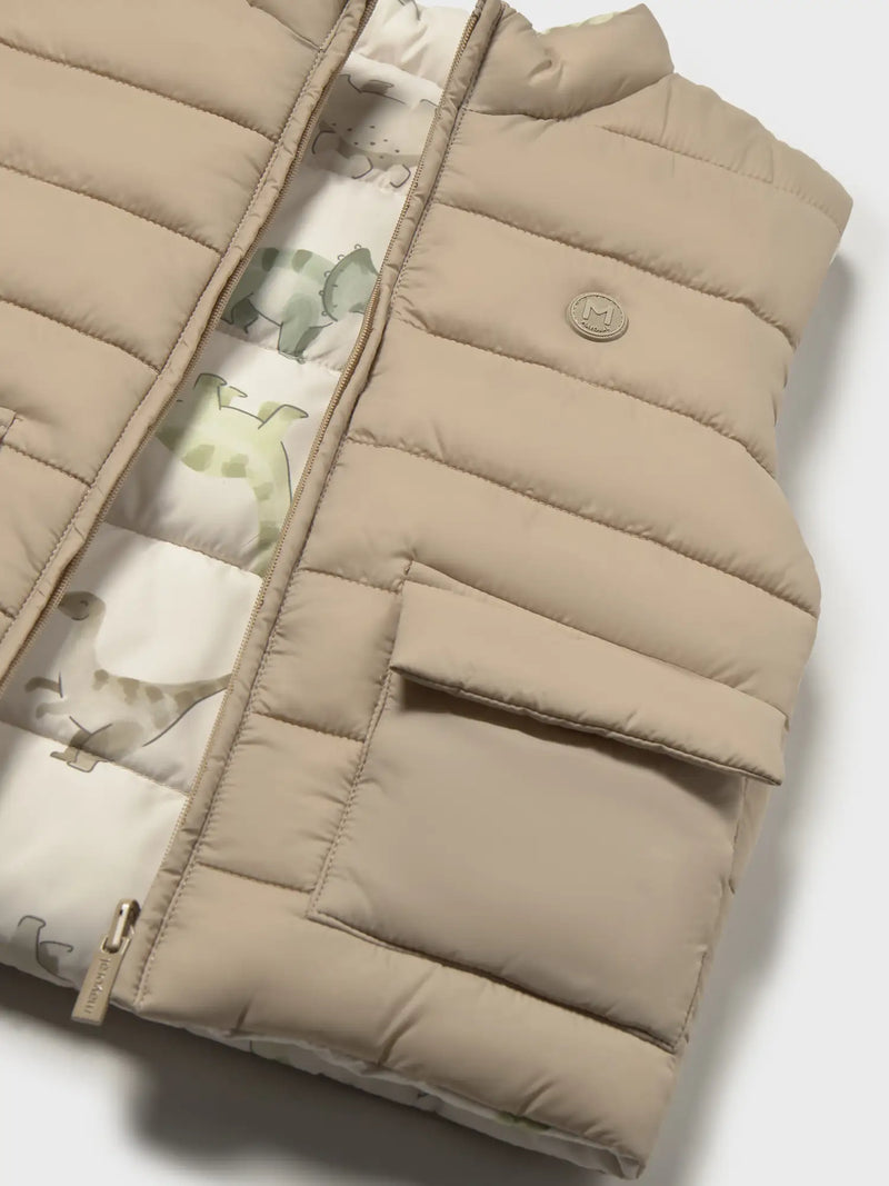 Closer view of the Mayoral reversible gilet.