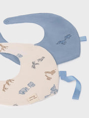 Closer look at the Mayoral safari bib set.