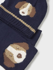 Closer look at the Mayoral scarf set.