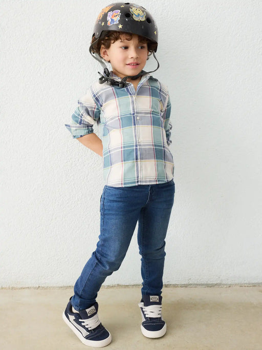 Boy wearing the Mayoral slim fit jeans.