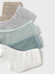 Closer look at the Mayoral socks multipack.