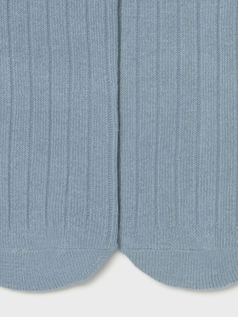 Closer view of the Mayoral tights.