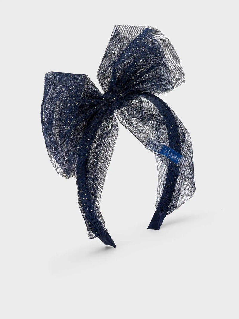 Closer view of the Mayoral tulle bow headband.