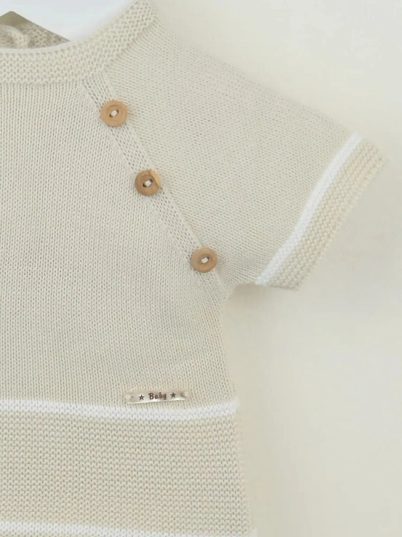 Closer view of the Pex casper shorts set.