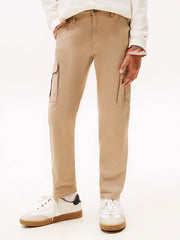 Closer look at the Tommy Hilfiger cargo pants.