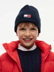 Boy wearing the Tommy Hilfiger heritage beanie.