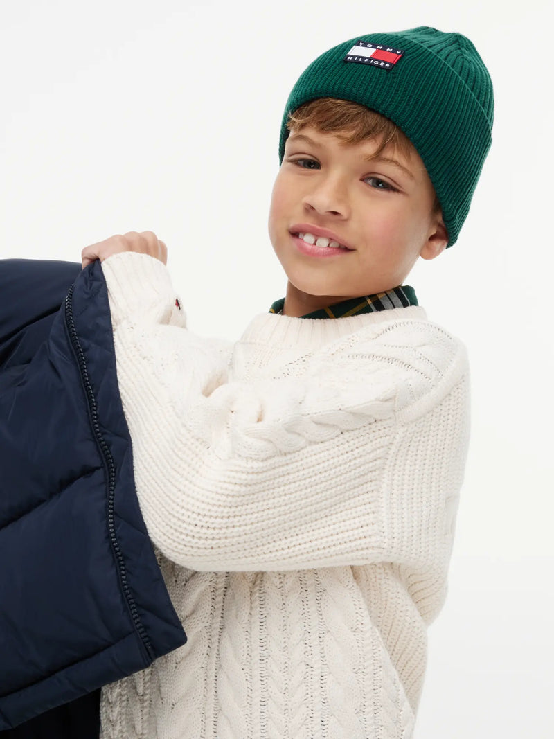 Boy wearing the Tommy Hilfiger heritage beanie.