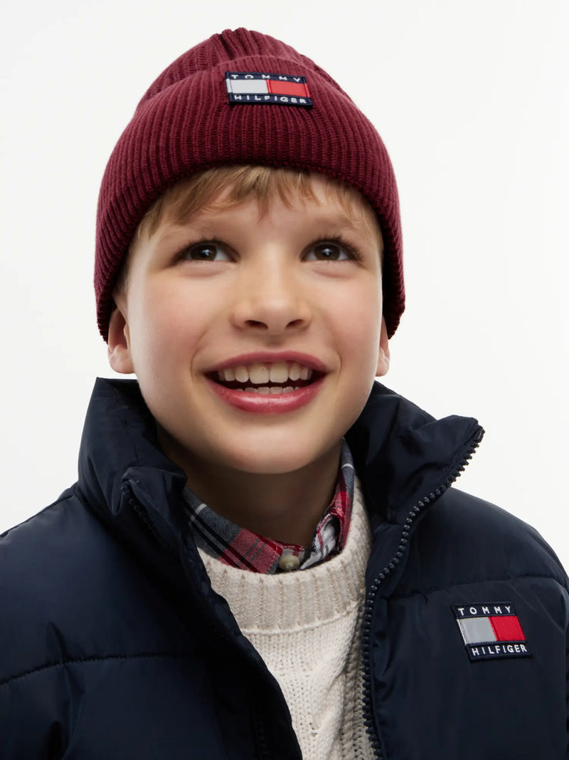 Boy wearing the Tommy Hilfiger heritage beanie.