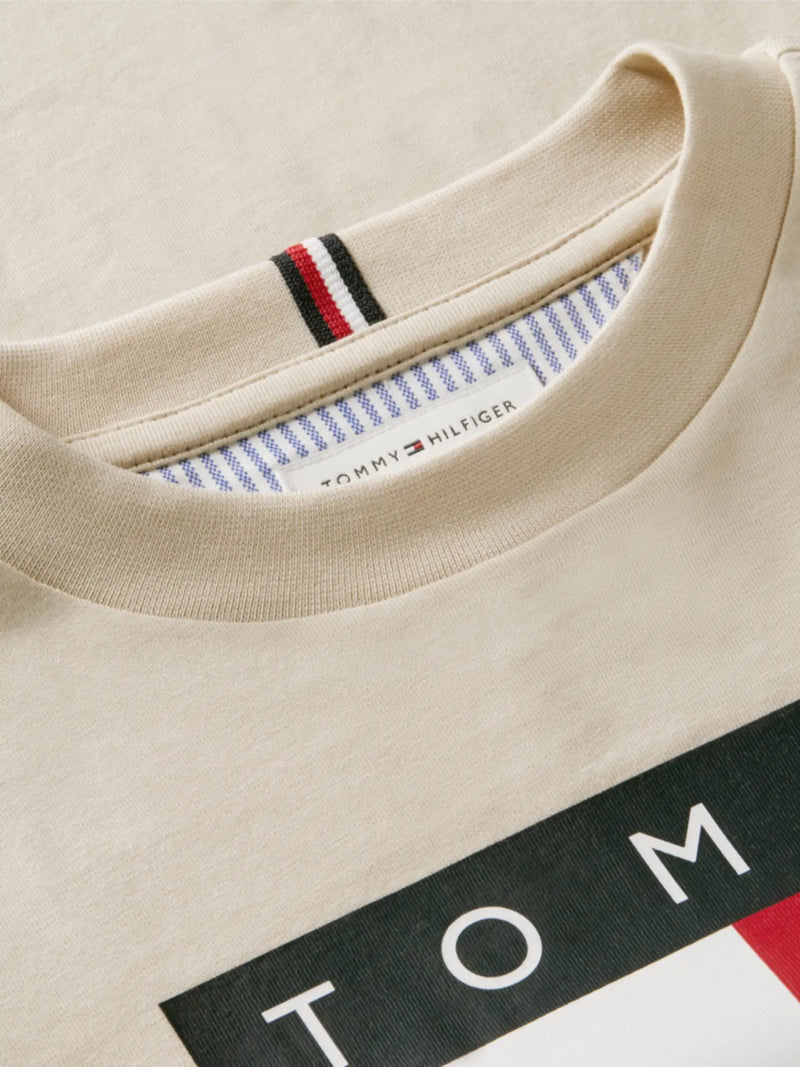 Closer view of the Tommy Hilfiger heritage flag t-shirt.