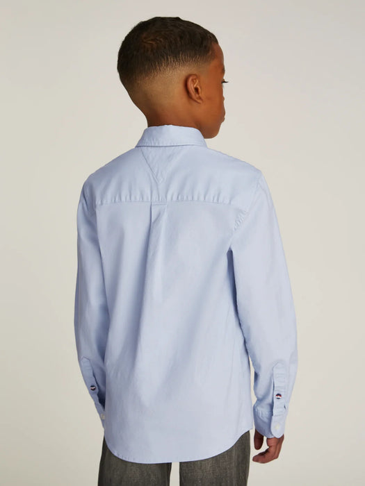 Back view of the Tommy Hilfiger blue oxford shirt.