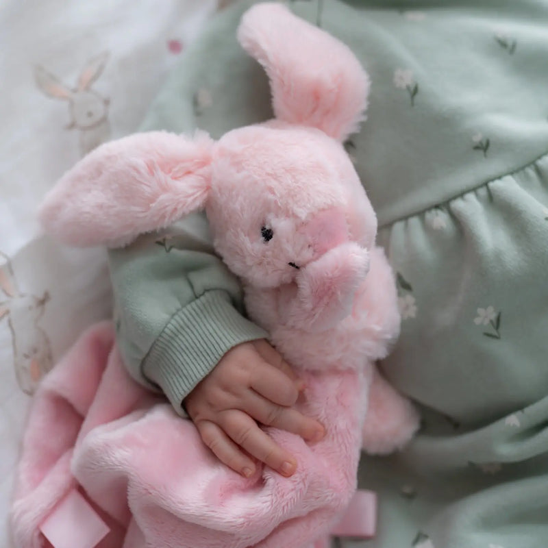 Closer view of the Ziggle bunny comforter.