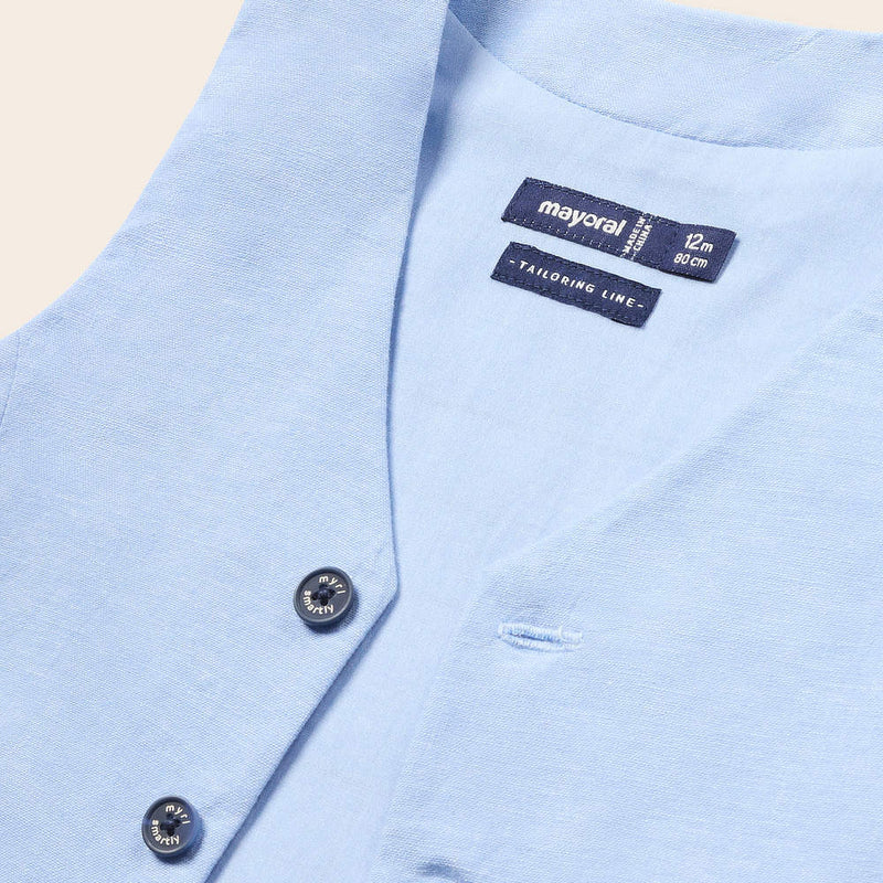 Closer view of the Mayoral linen waistcoat.