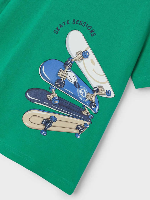 Closer look at the Mayoral skateboard t-shirt.